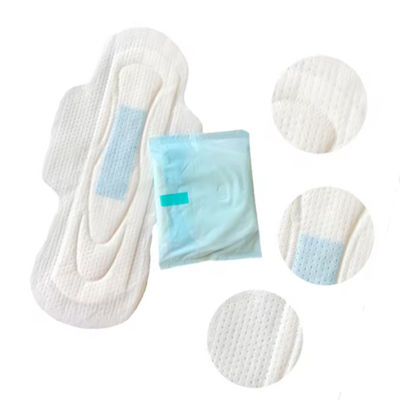 Un bon prix. Des serviettes hygiéniques ultra fines pour femmes, des couches de coton doux, des serviettes hygiéniques, des serviettes hygiéniques aux ions négatifs en ligne
