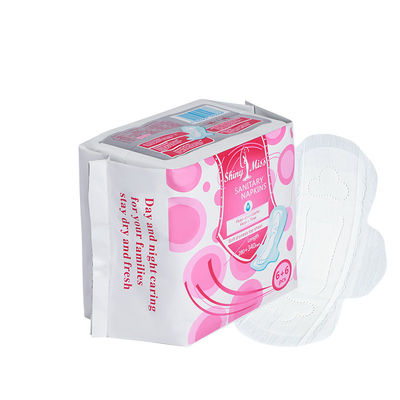 Un bon prix. Des serviettes hygiéniques pour femmes en ligne